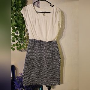 Enfocus studio white and blue polka dot pencil dress size 10